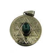 VARIOS ORIGENES DEL MUNDO | Amuleto Estrella 6 Puntas Atrae y Repele Piedra Verde c/ Tetragramaton 3.5 cm
