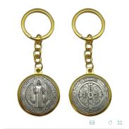 LLAVEROS | Llavero Dorado Medalla San Benito plateada 3,1 cm