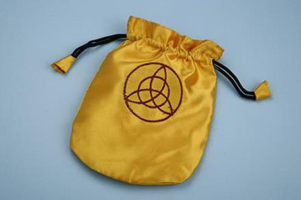 BOLSAS PARA TAROT | BOLSA TAROT RASO EMBRUJADAS ORO 19 X 16 CM. BOLSAS PARA TAROT | BOLSA TAROT RASO EMBRUJADAS ORO 19 X 16 CM.