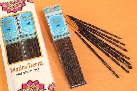 INCIENSOS ORGÁNICOS | INCIENSO ORGANICO MADRE TIERRA DE NAG CHAMPA (8 varillas) (30 gr. aprox.) INCIENSOS ORGÁNICOS | INCIENSO ORGANICO MADRE TIERRA DE NAG CHAMPA (8 varillas) (30 gr. aprox.)